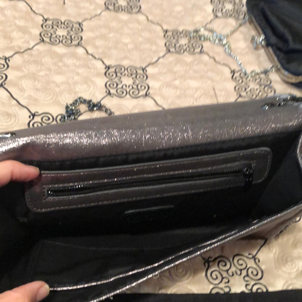 Clutch - Picture 6 of 6